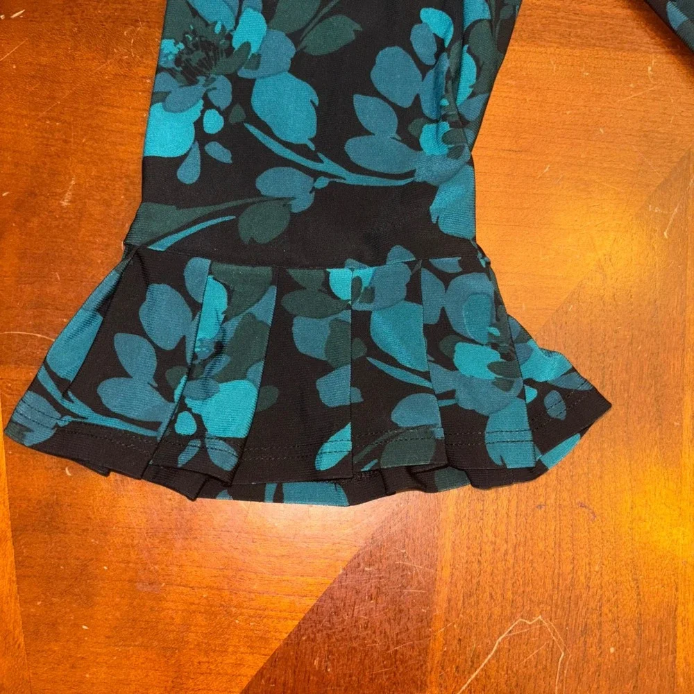 Tommy Hilfiger | Women's 16 | Floral‎ Print 3/4 Sleeve Ruffle Cuff | Cypress - Picture 8 of 12